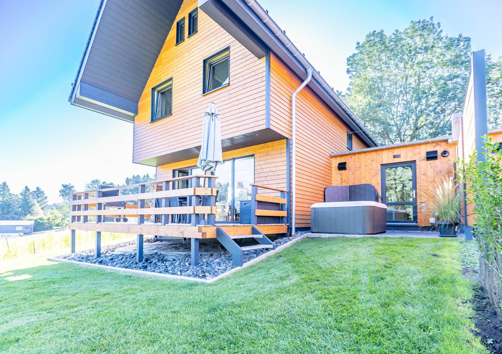 Urlaub Am Schwarzbach Mit Sauna Und Whilpool Butgenbach Extérieur photo